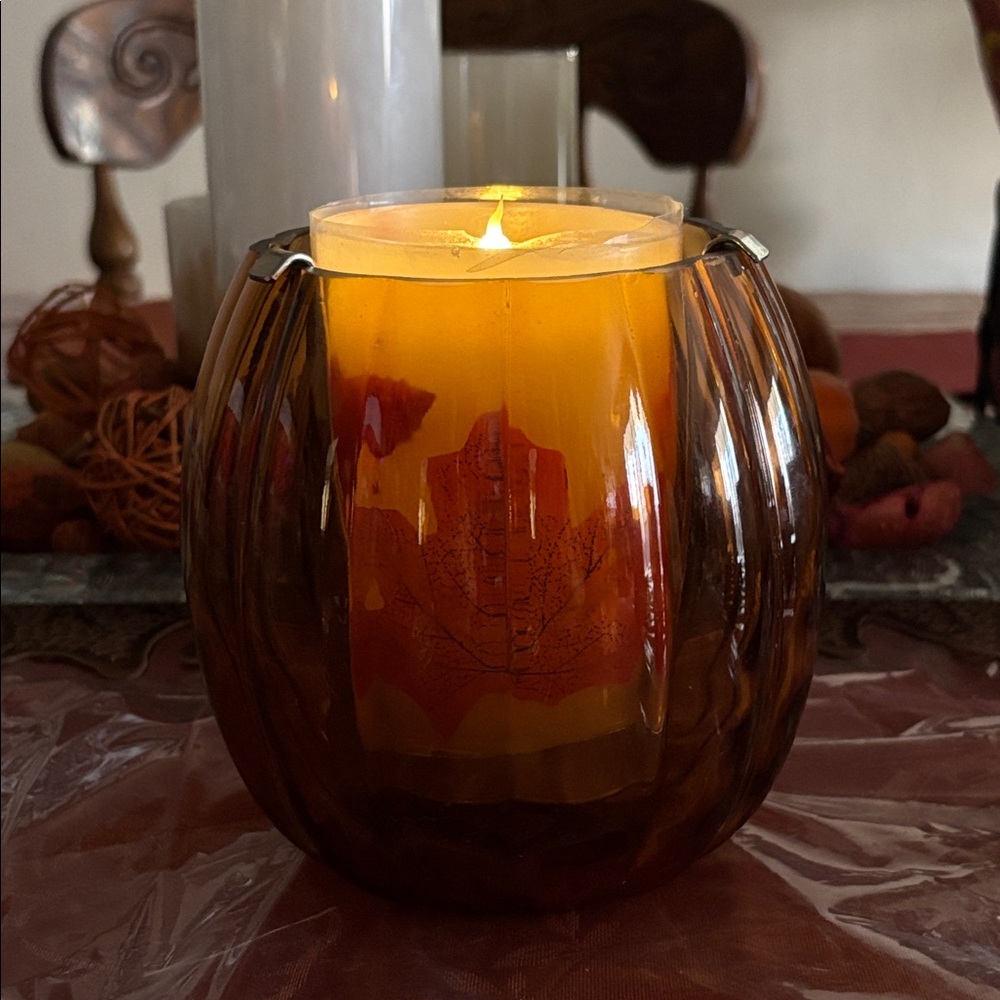 Bath & Body Works Pumpkin Glass Single-Wick Candle Holder - Picture 4 of 4